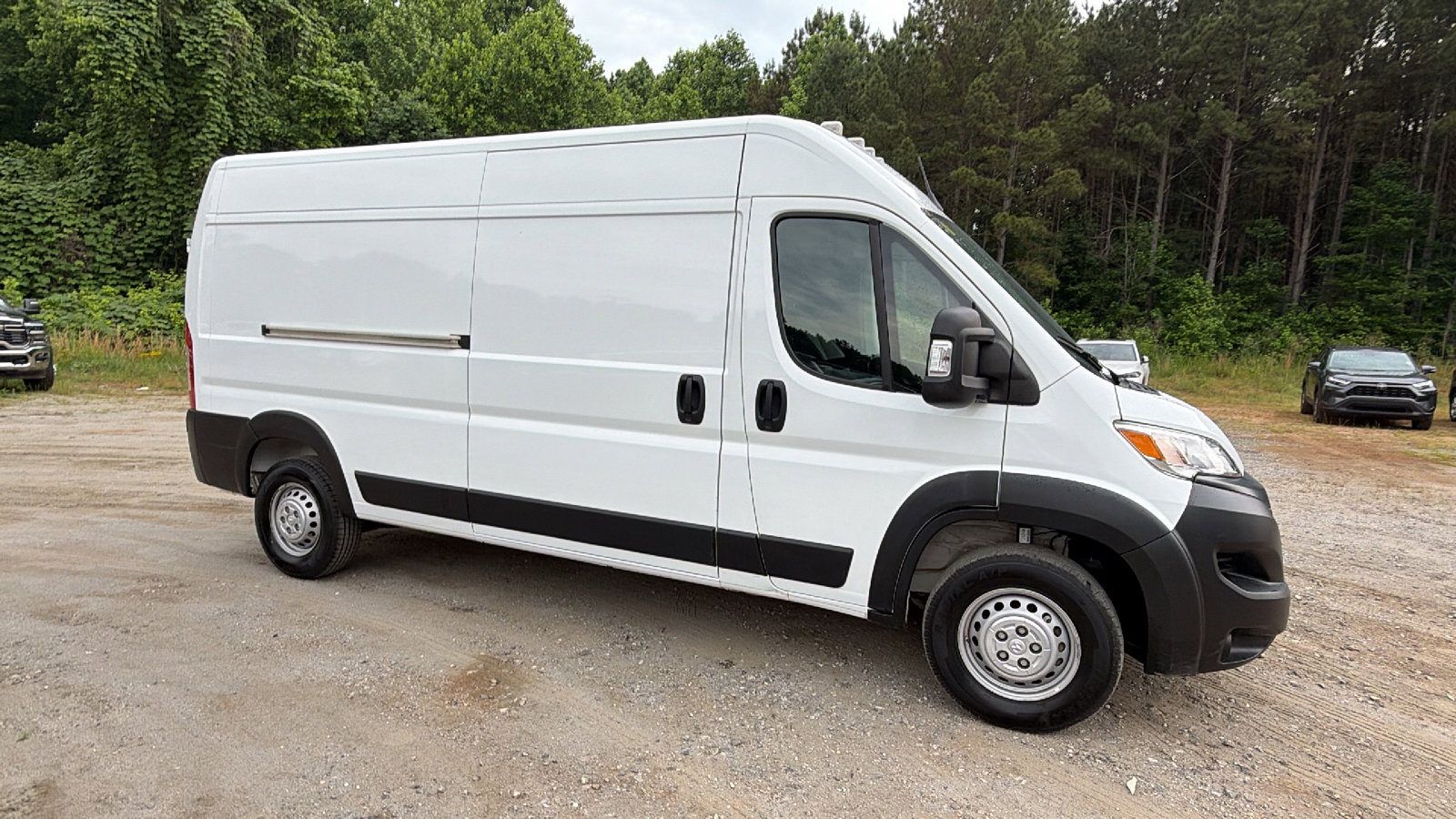 Used 2024 RAM ProMaster 2500 w/ Convenience Group FWD image 5