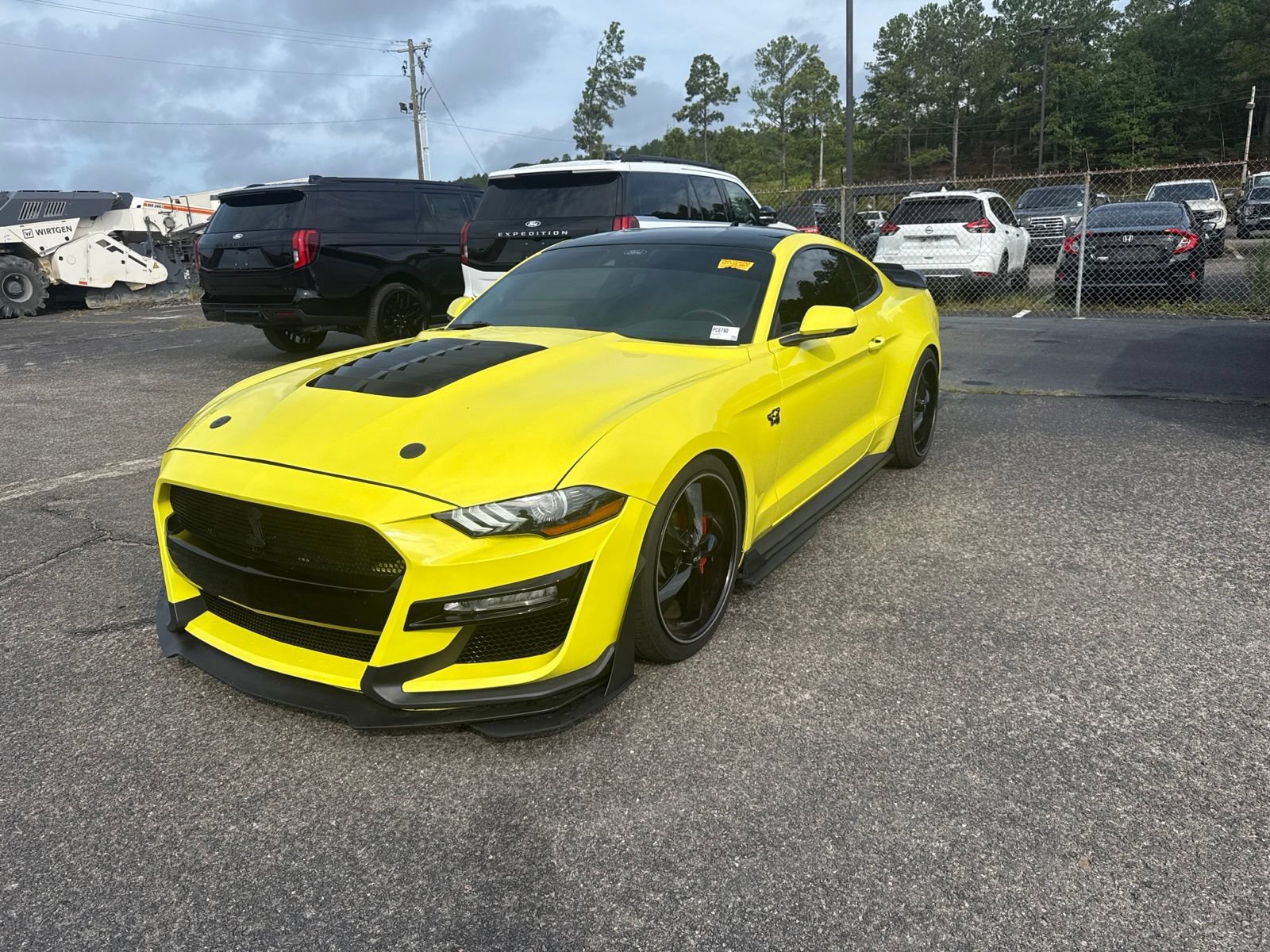 Used 2021 Ford Mustang GT Premium w/ Equipment Group 401A RWD image 3