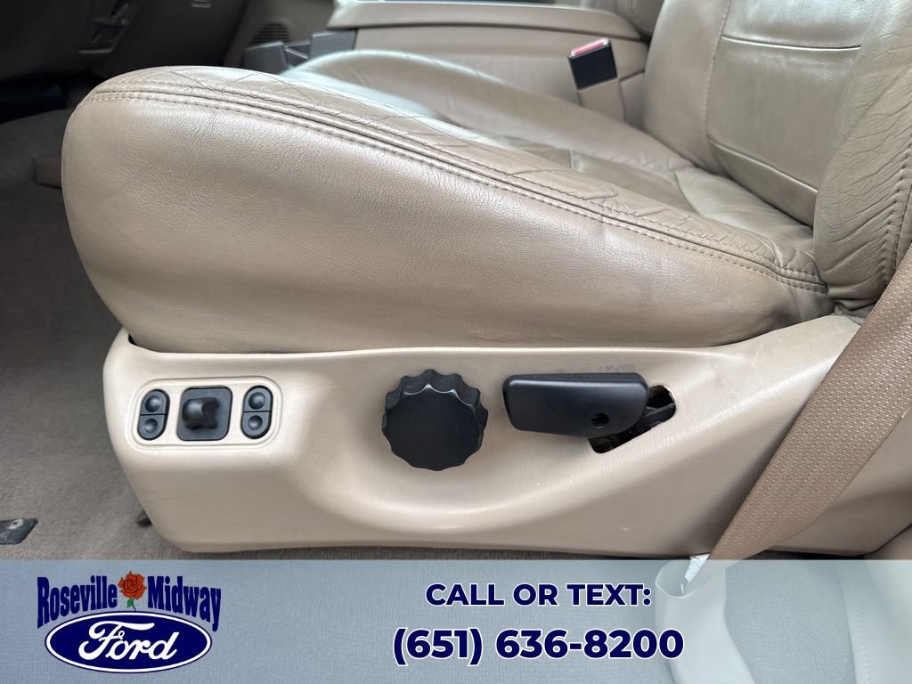 Used 2004 Ford Excursion XLT AWD/4WD image 29