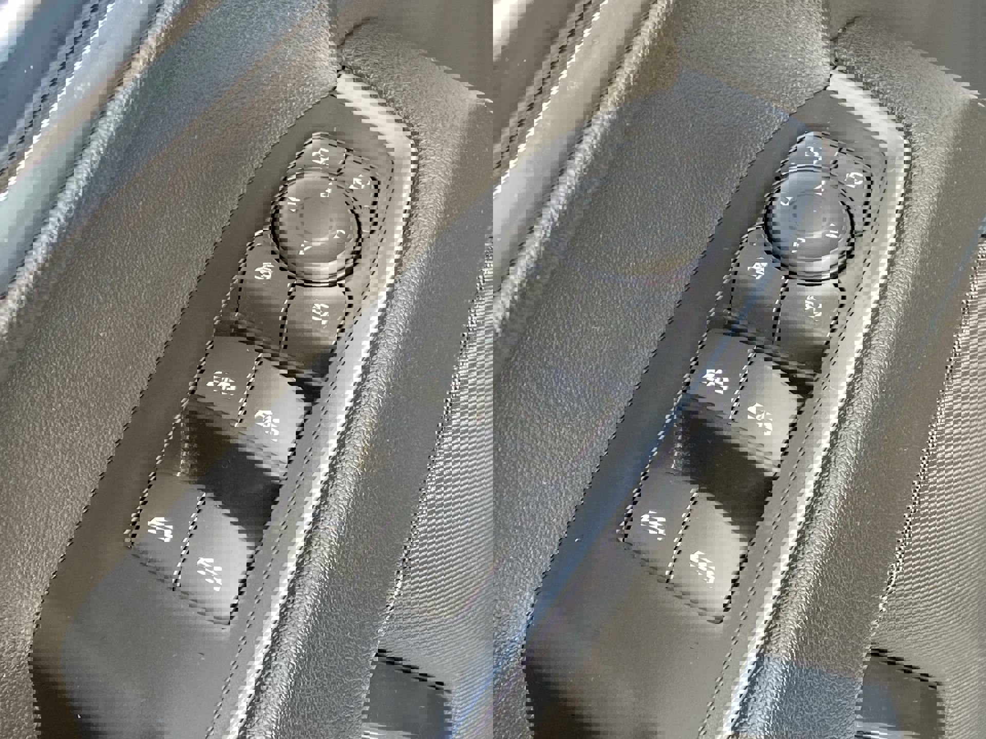 Used 2024 GMC Sierra 1500 SLT image 23