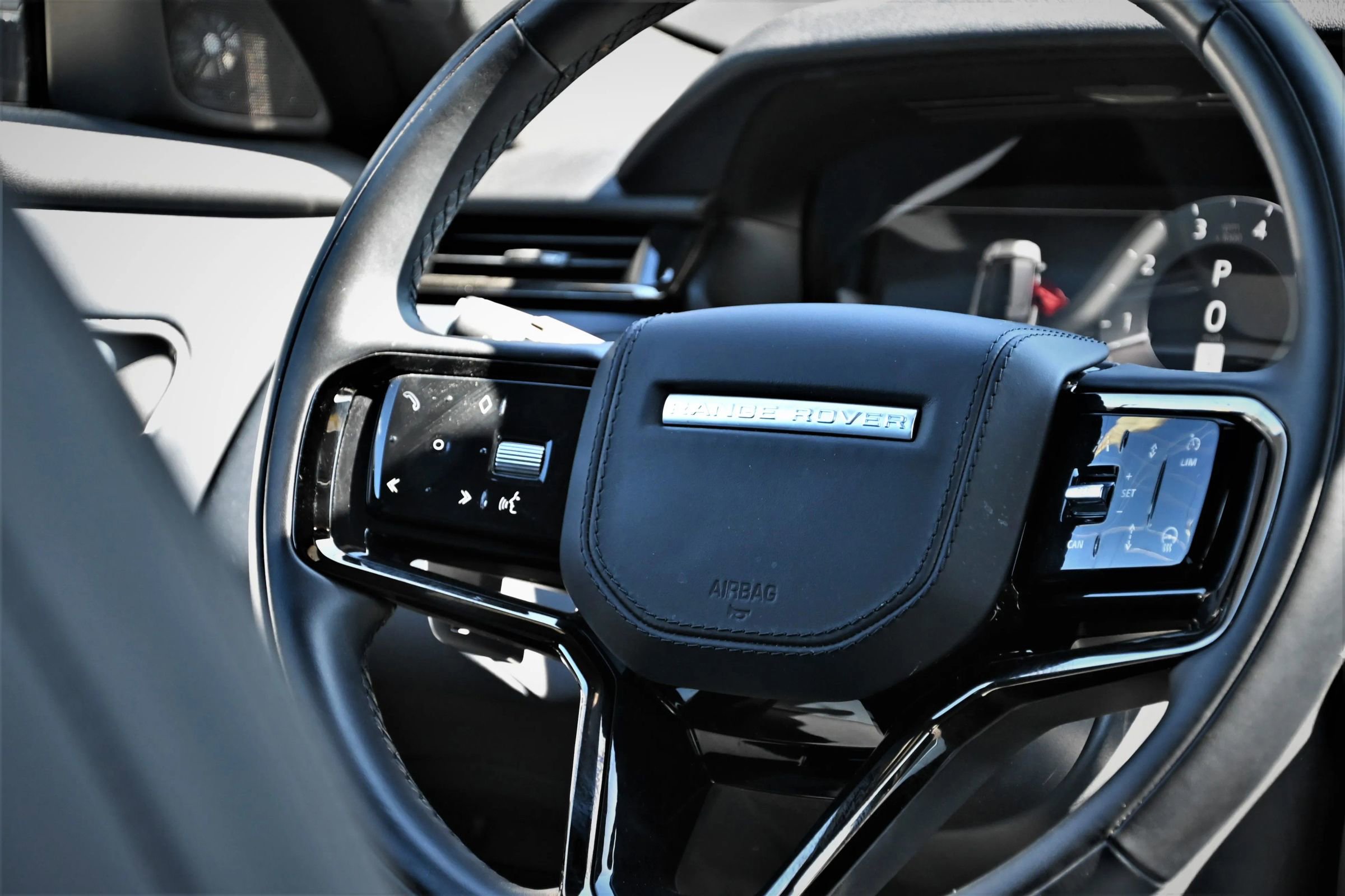 Used 2024 Land Rover Range Rover Velar Dynamic SE image 21