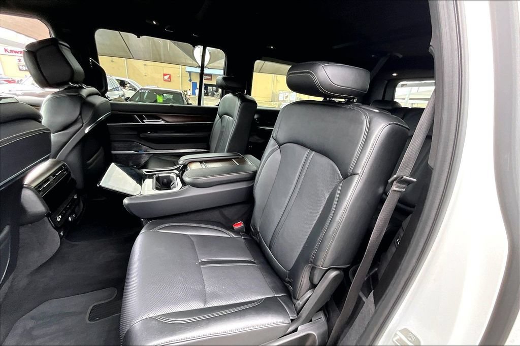 Used 2024 Jeep Grand Wagoneer L 4WD image 37