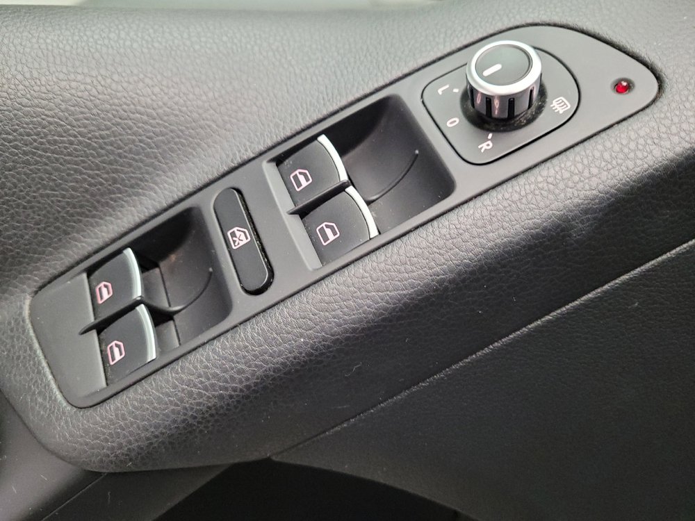Used 2014 Volkswagen Tiguan SEL FWD image 27