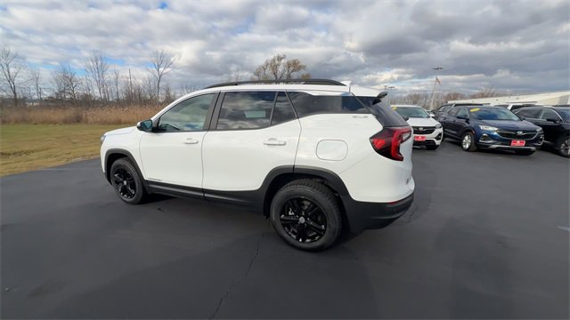 Used 2022 GMC Terrain SLE w/ Driver Convenience Package image 6