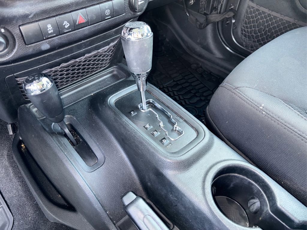 Used 2017 Jeep Wrangler Unlimited Sport image 29