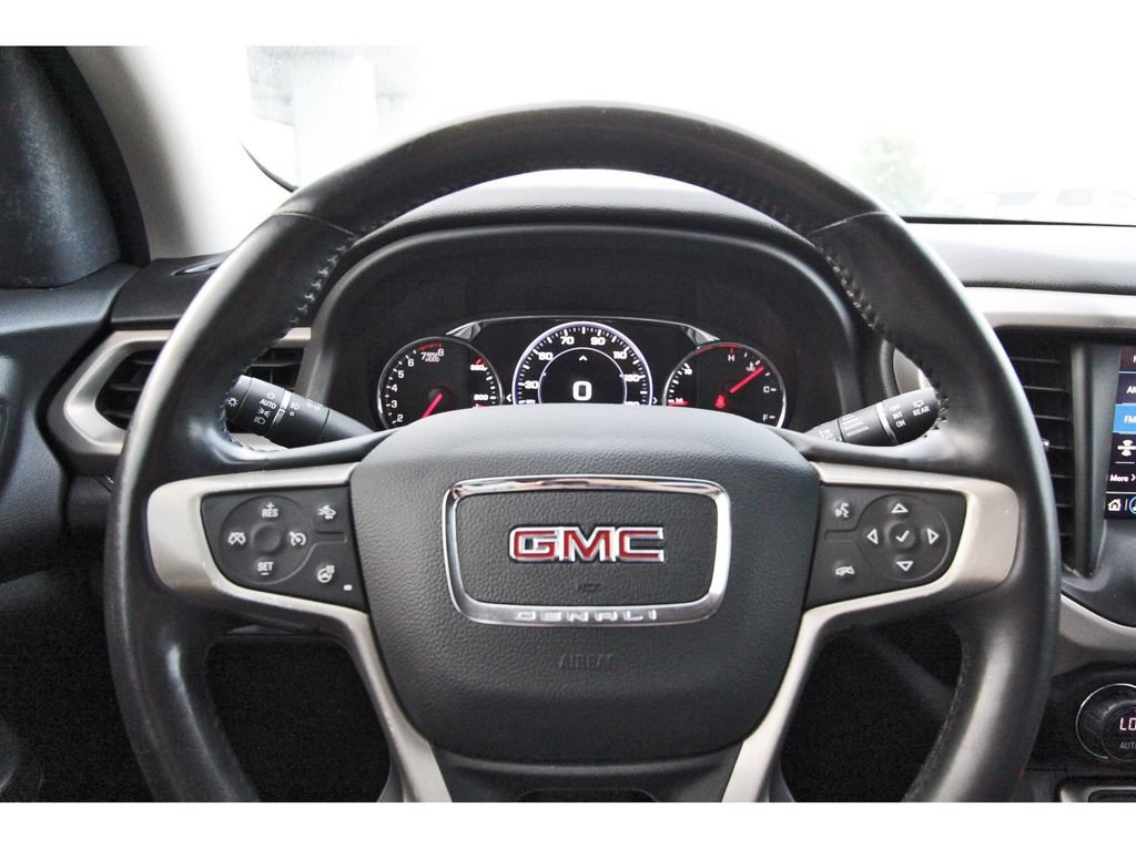 Used 2020 GMC Acadia Denali w/ Technology Package FWD image 15