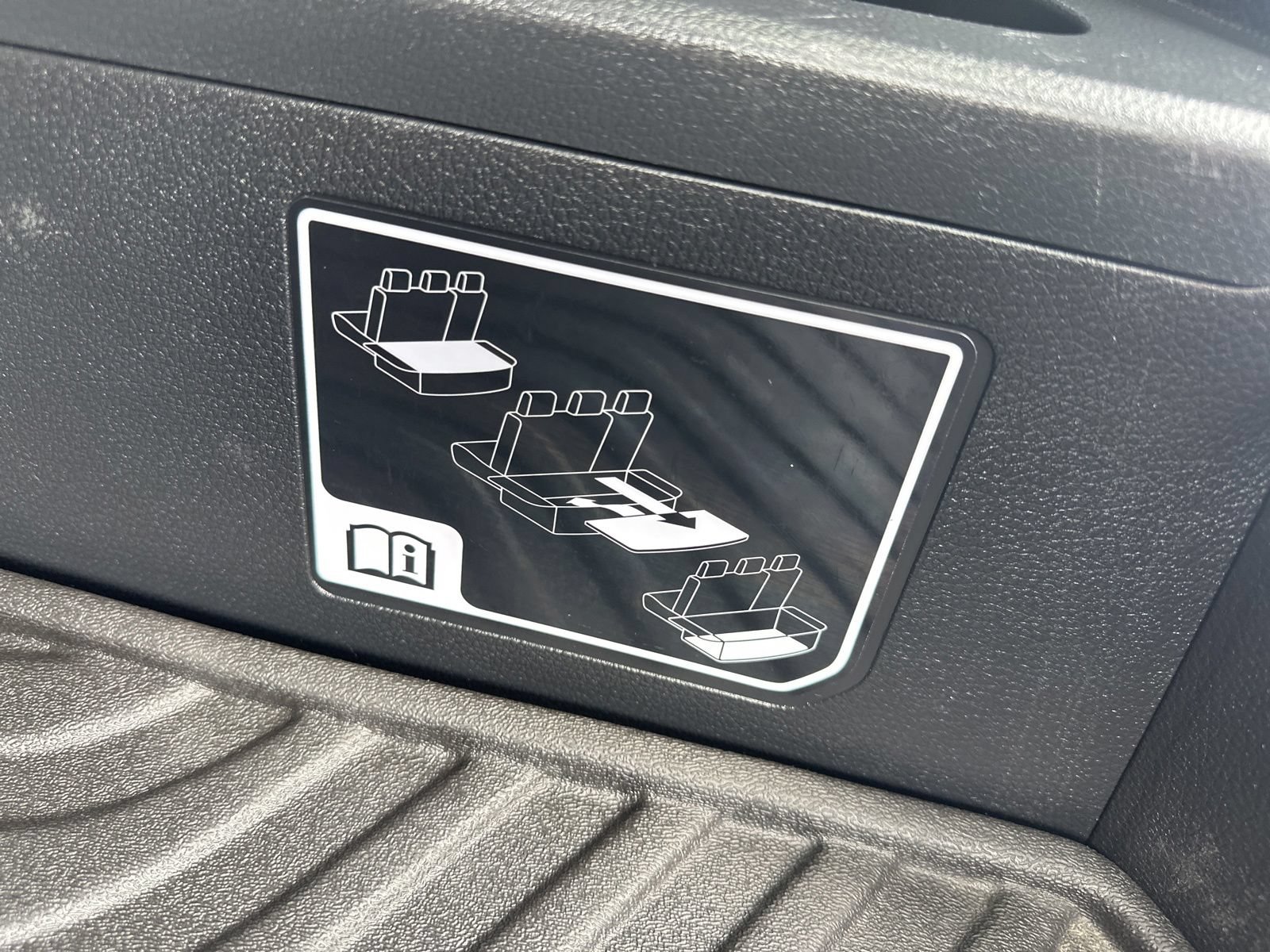 Used 2018 Honda Pilot Touring image 32