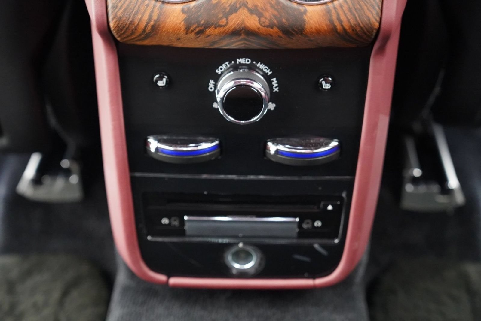 Certified 2020 Rolls-Royce Cullinan AWD/4WD image 56