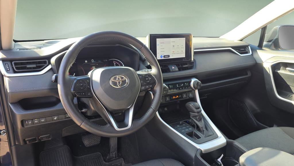 Used 2023 Toyota RAV4 XLE image 15