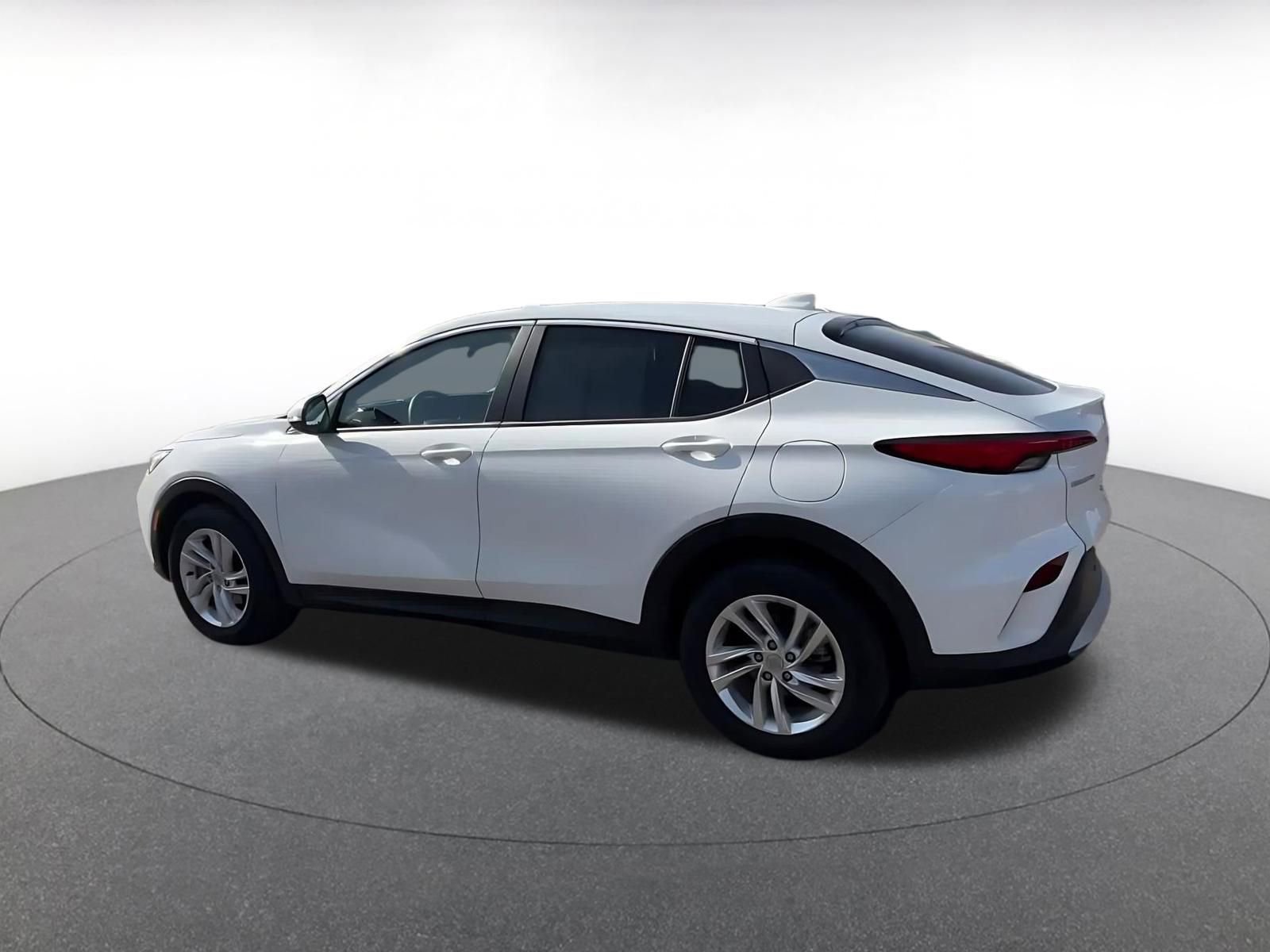 Used 2025 Buick Envista Preferred image 10