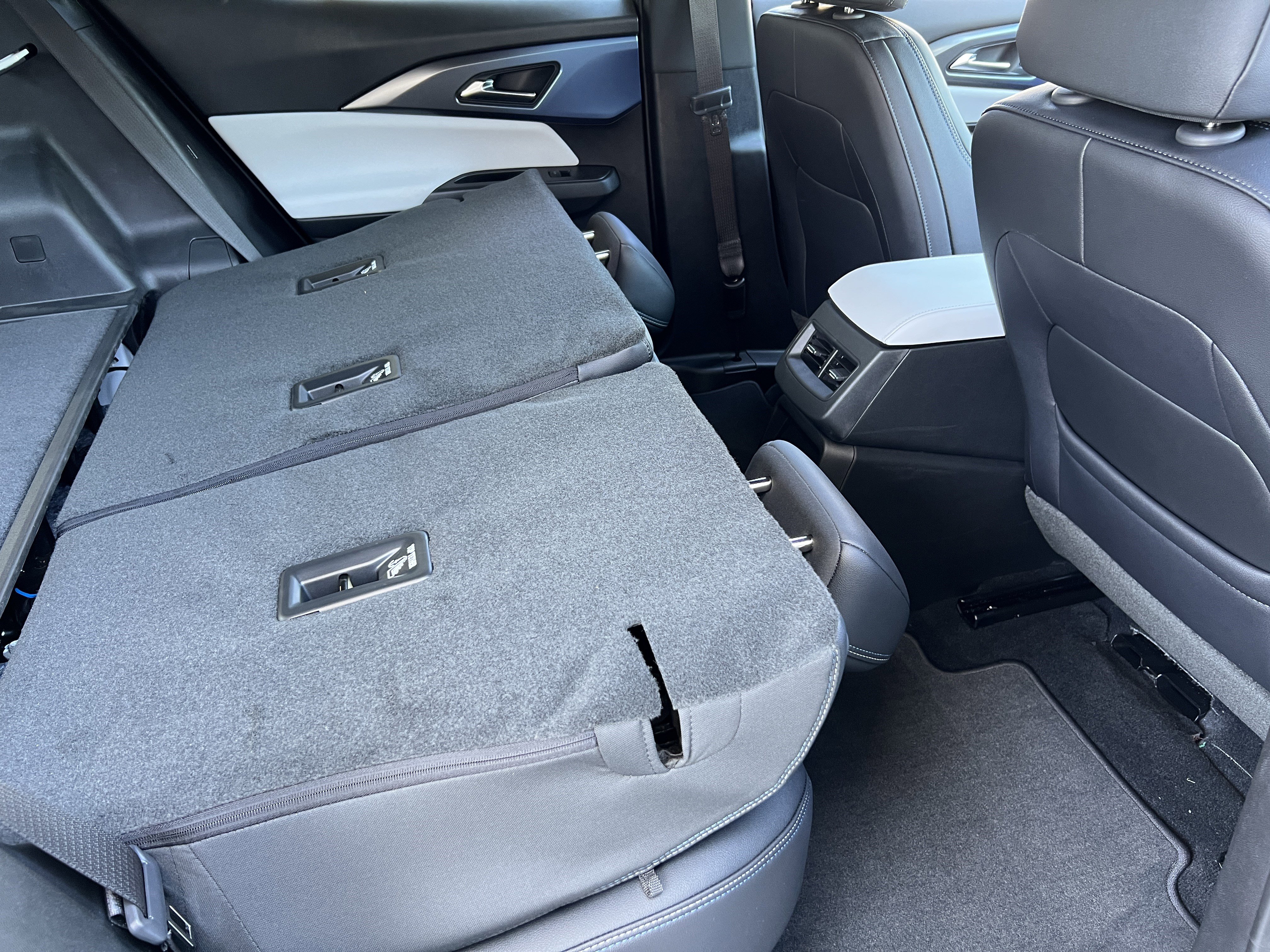 New 2026 Chevrolet Equinox EV LT FWD image 22