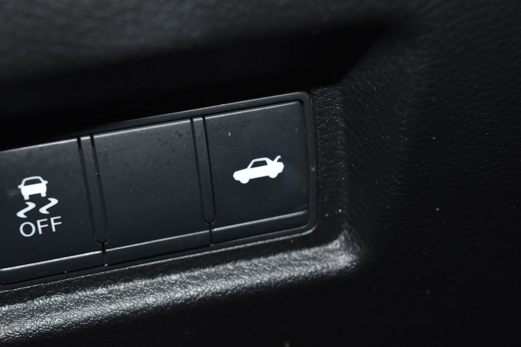 Used 2017 INFINITI Q50 3.0t Premium w/ Driver Assistance Package RWD image 18