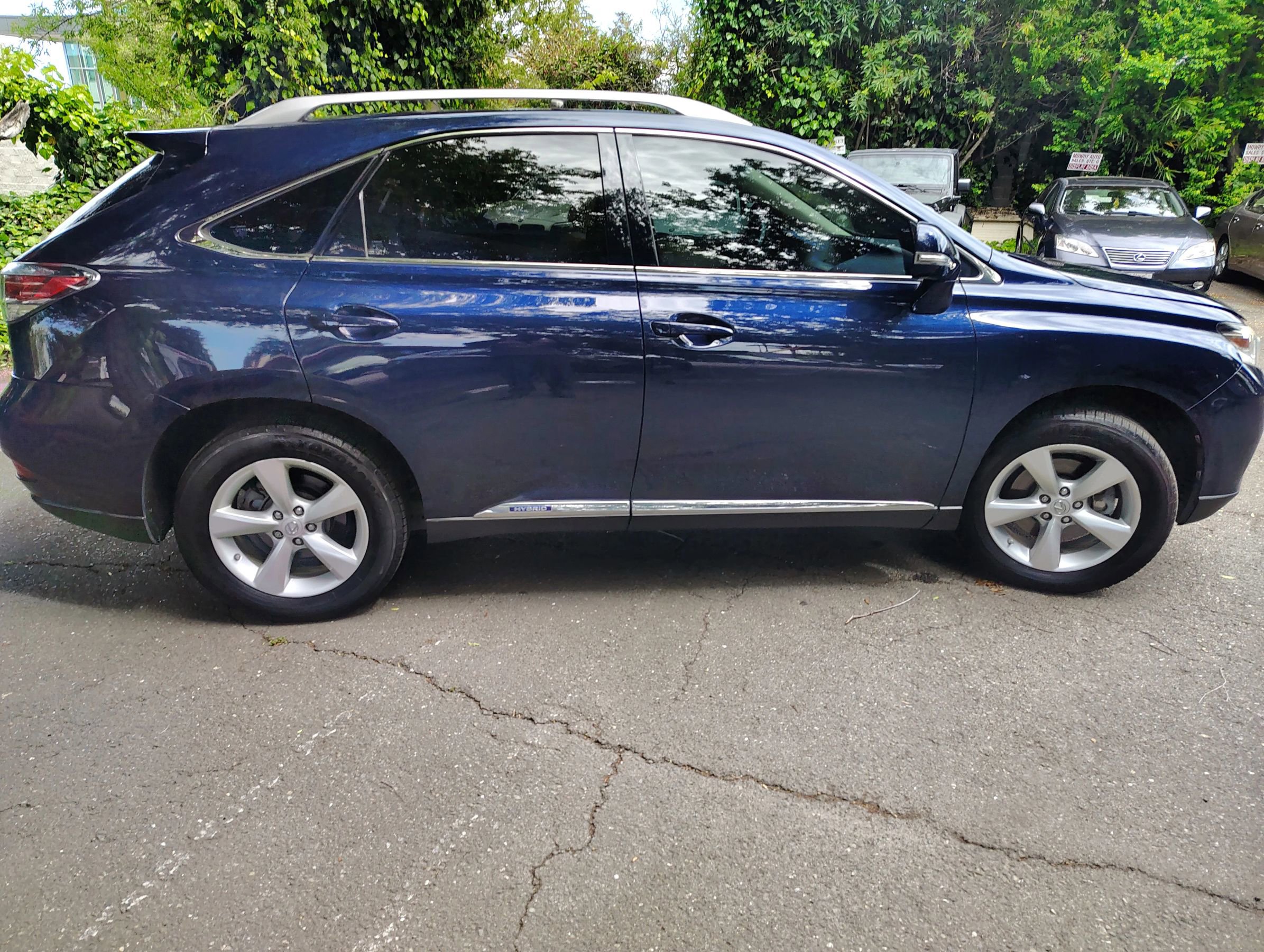 Used 2013 Lexus RX 450h AWD w/ Navigation Pkg image 19