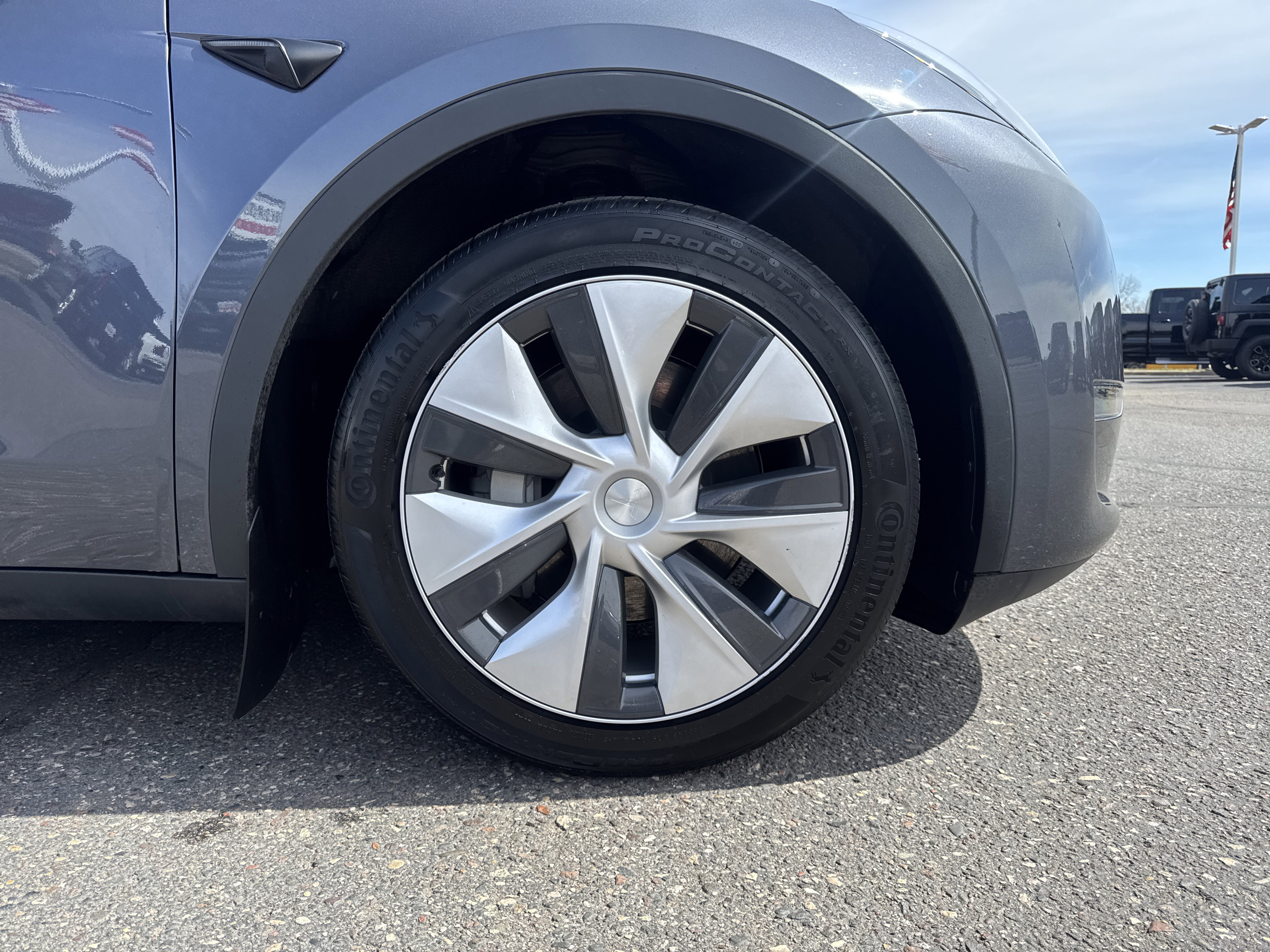 Used 2023 Tesla Model Y Long Range image 9