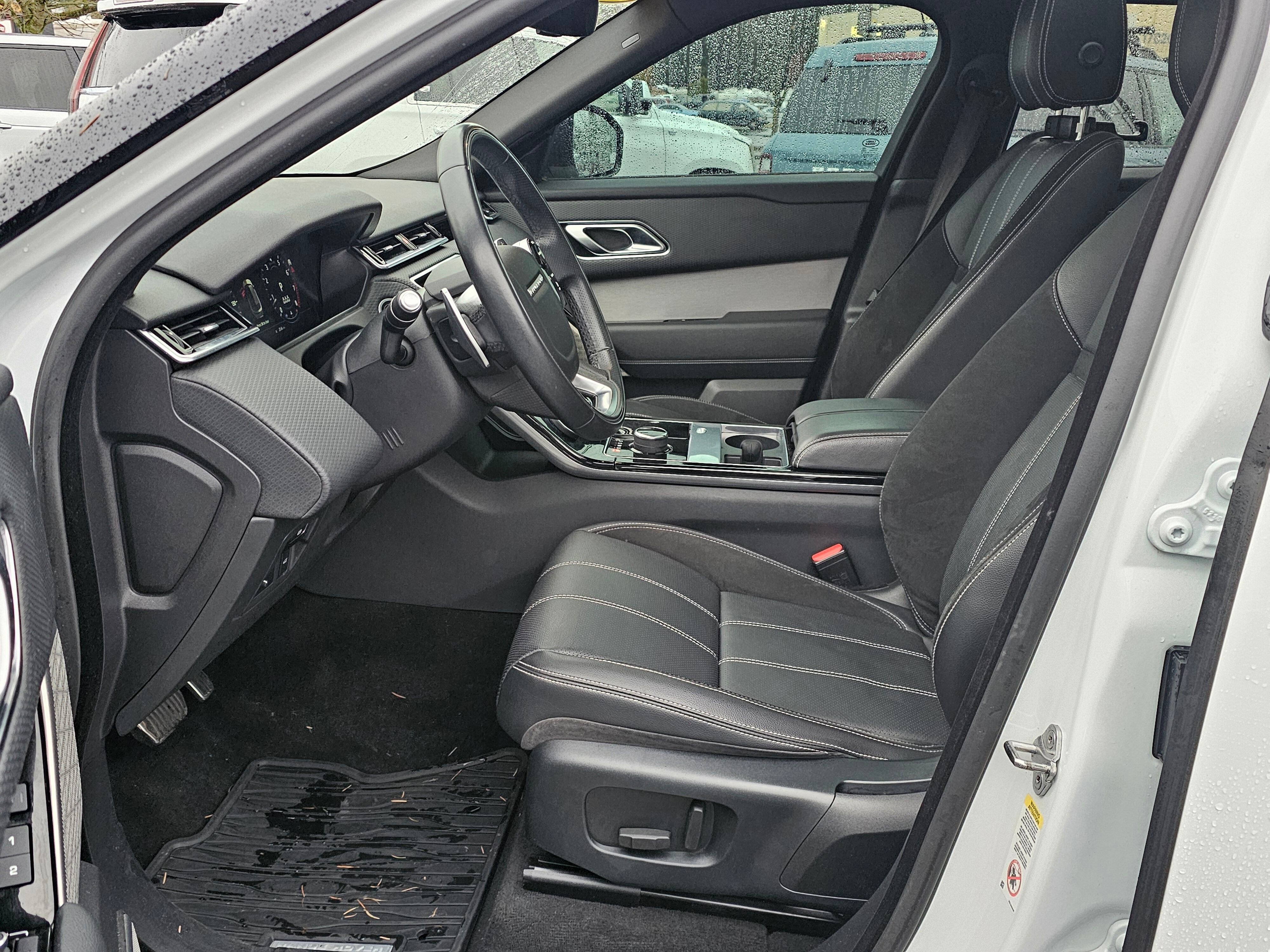 Used 2019 Land Rover Range Rover Velar R-Dynamic SE image 19