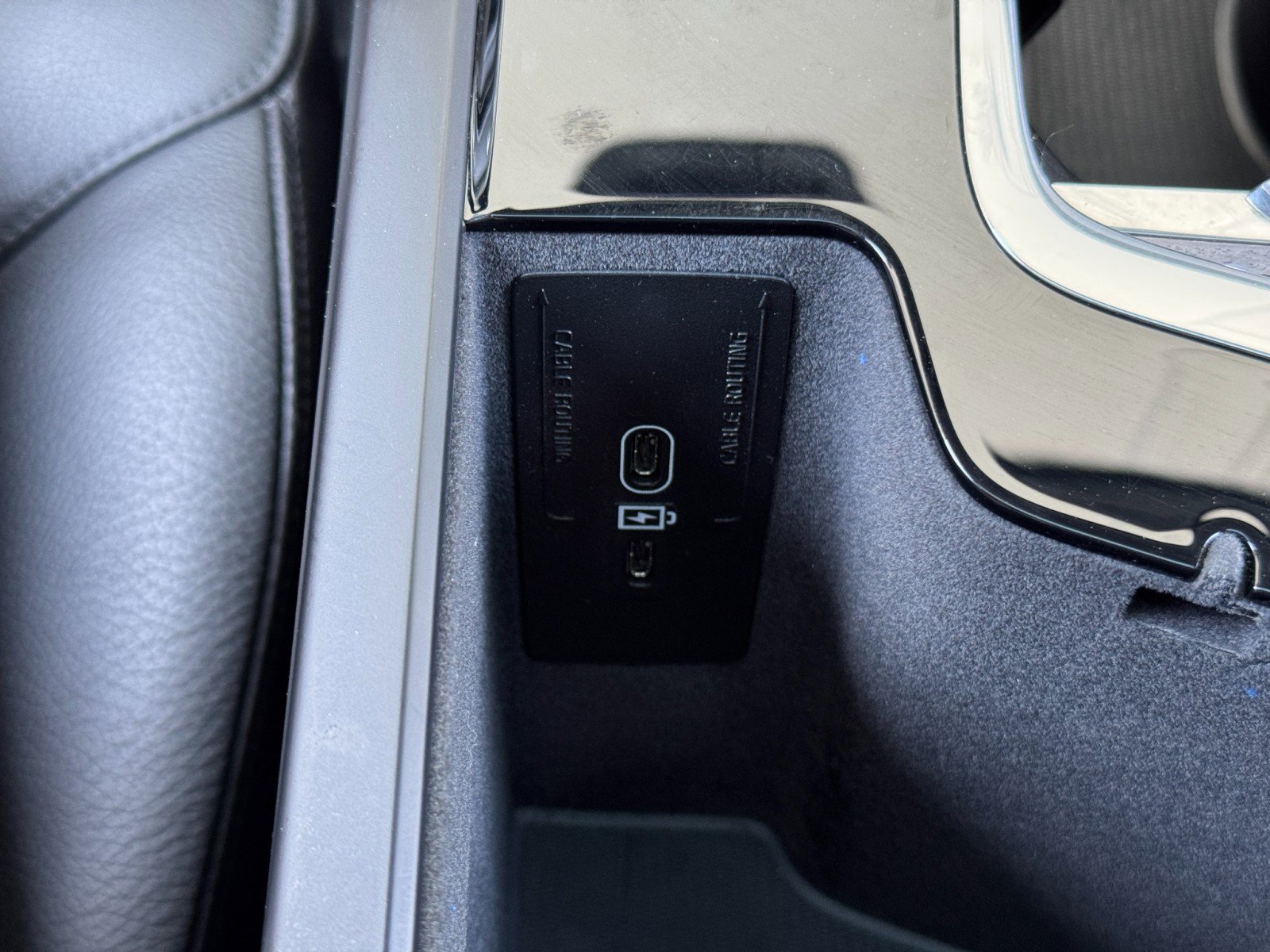 Used 2023 Volvo S90 B6 Plus w/ Protection Package Premier image 33