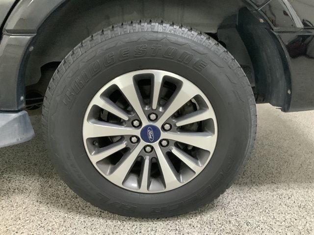 Used 2017 Ford Expedition XLT AWD/4WD image 13