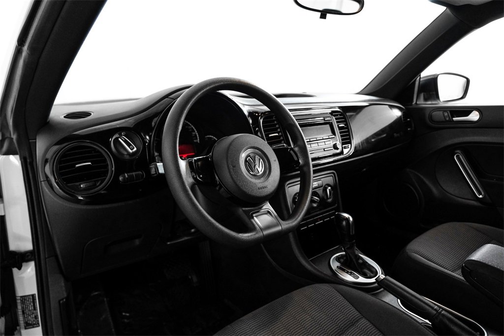 Used 2014 Volkswagen Beetle 1.8T image 2