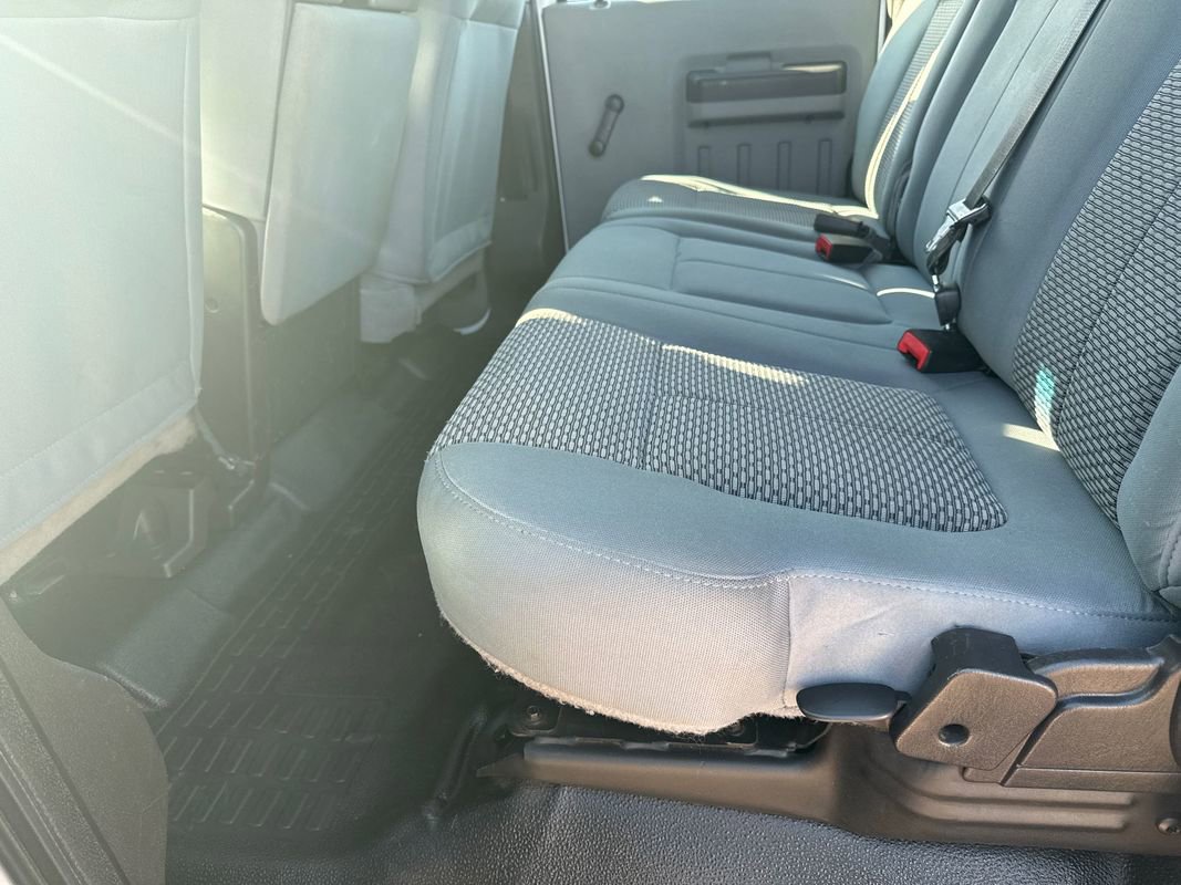 Used 2015 Ford F250 XL w/ Camper Package image 11