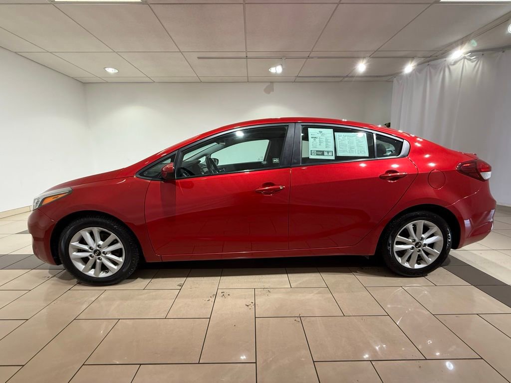 Used 2017 Kia Forte S image 2