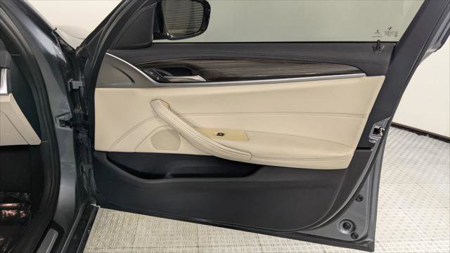 Used 2017 BMW 540i w/ Premium Package image 23