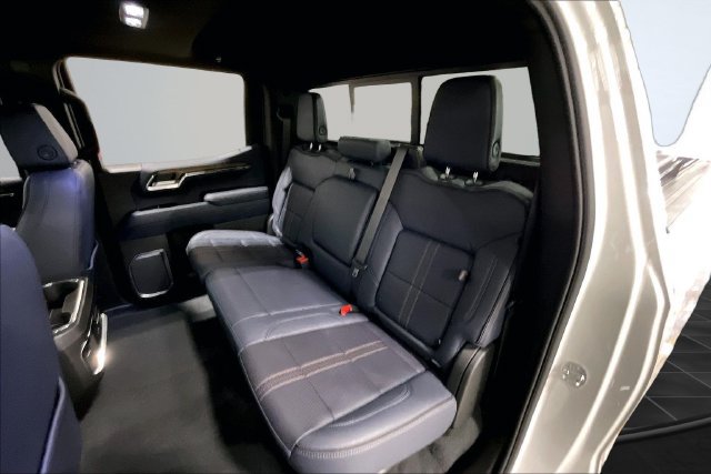 Used 2024 Chevrolet Silverado 1500 High Country w/ Technology Package AWD/4WD image 28