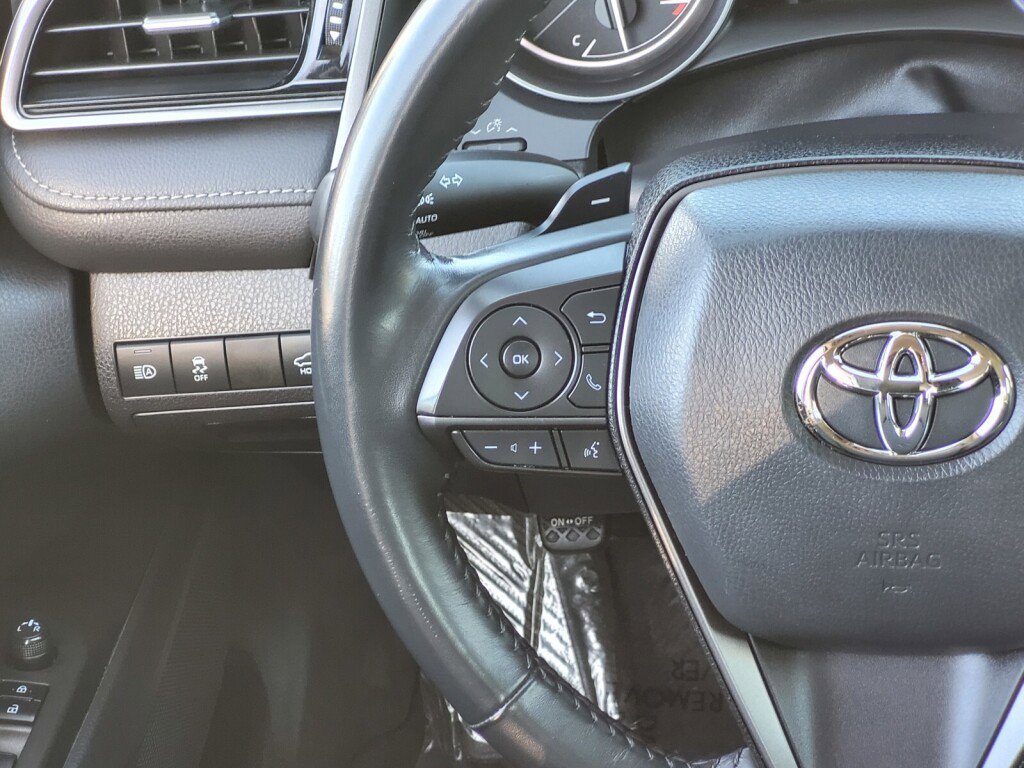 Used 2023 Toyota Camry SE image 14