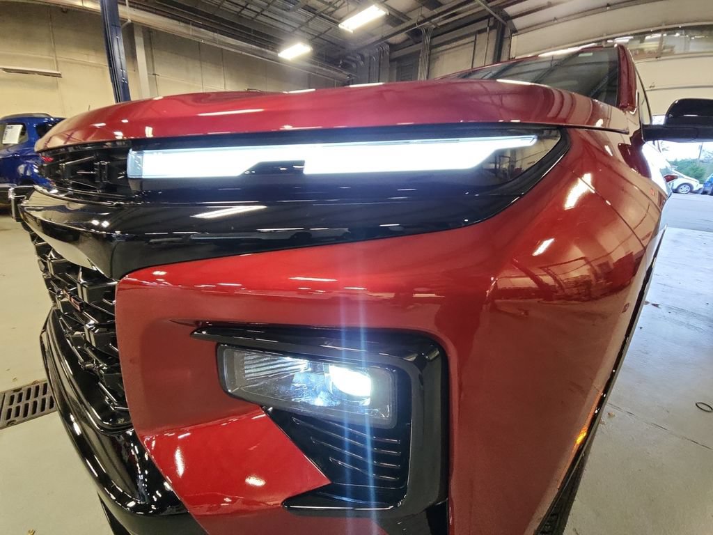 Certified 2025 Chevrolet Traverse RS AWD/4WD image 31