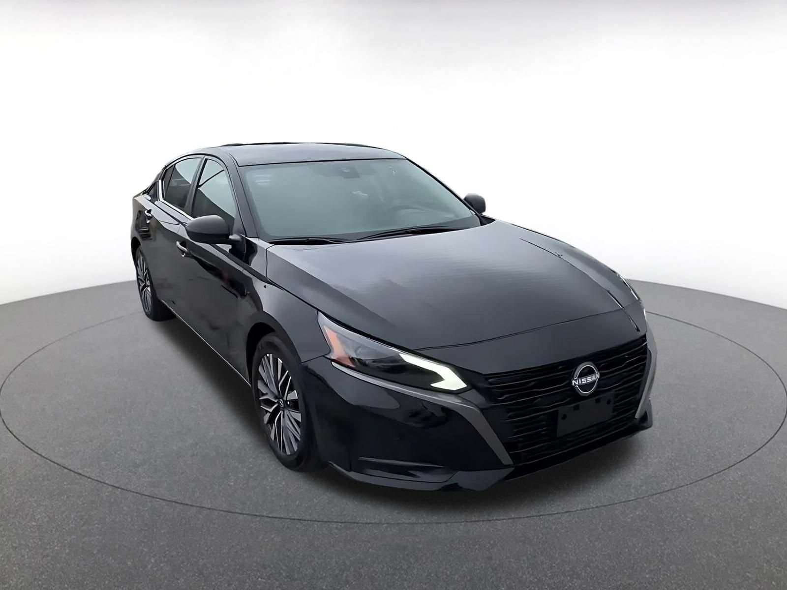 Used 2026 Nissan Altima 2.5 SV FWD image 3