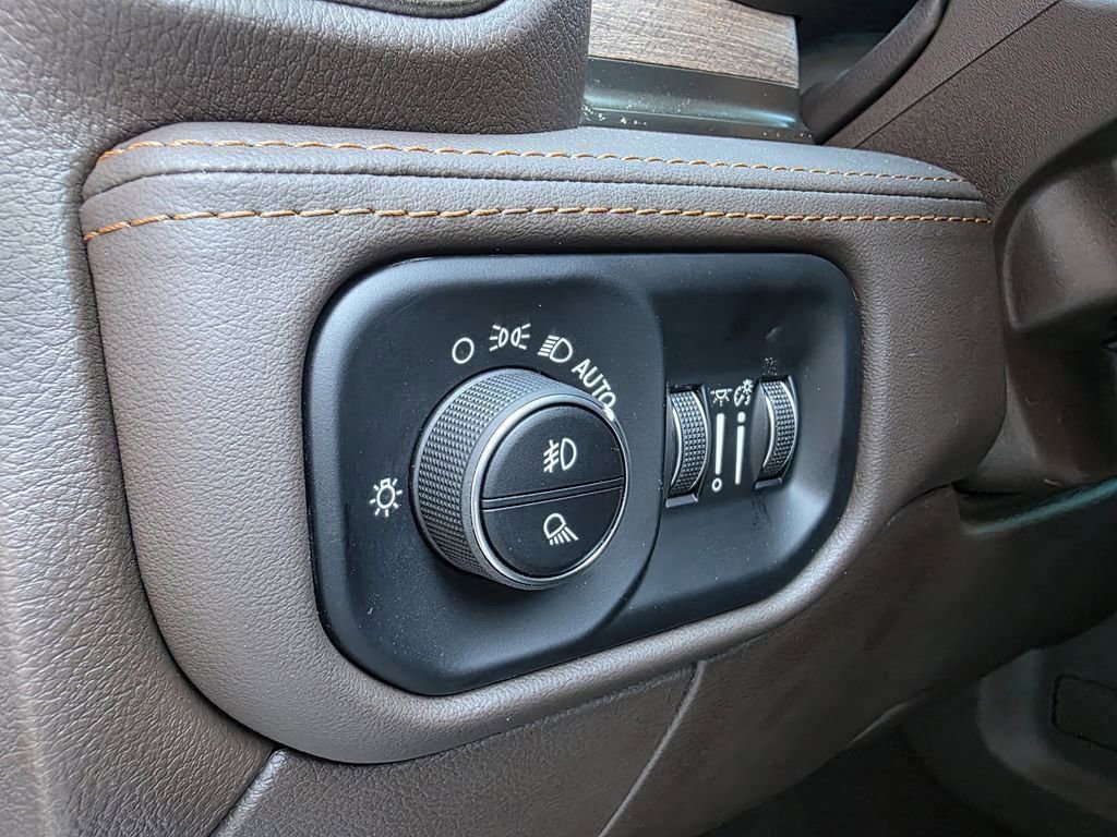 Used 2025 RAM 3500 Longhorn image 21