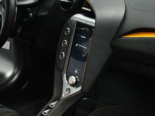 Used 2024 McLaren 750S Spider image 43