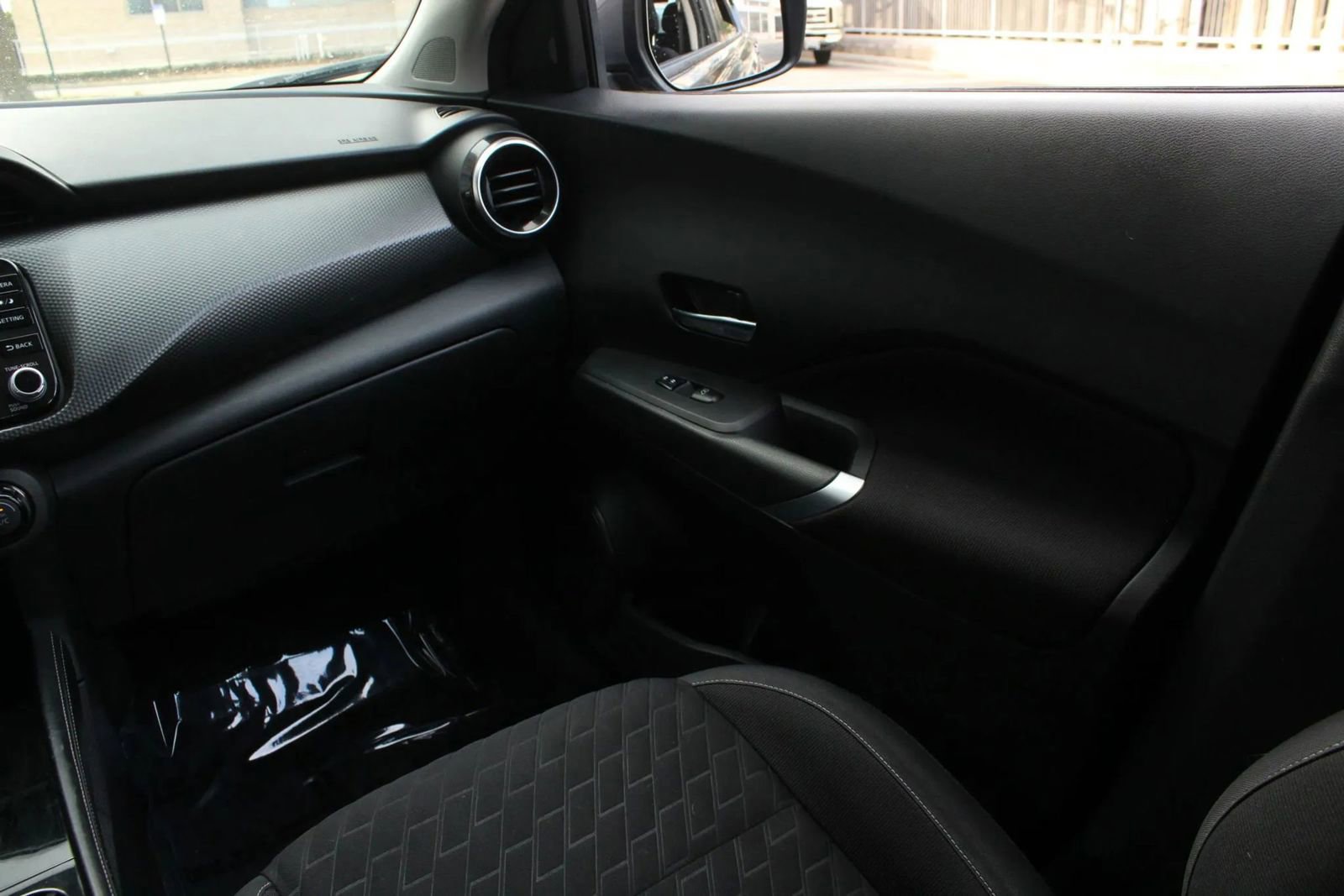 Used 2021 Nissan Kicks SV image 22