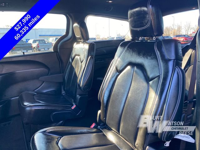 Used 2023 Chrysler Pacifica Touring-L w/ S Appearance Package image 16