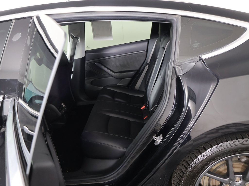 Used 2018 Tesla Model 3 Long Range image 31