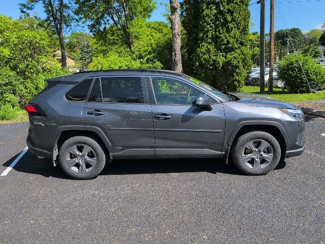 Used 2023 Toyota RAV4 LE AWD/4WD image 2
