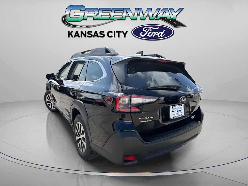 Used 2024 Subaru Outback Premium AWD/4WD image 3