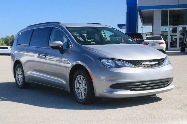 Used 2020 Chrysler Voyager Lxi FWD image 3