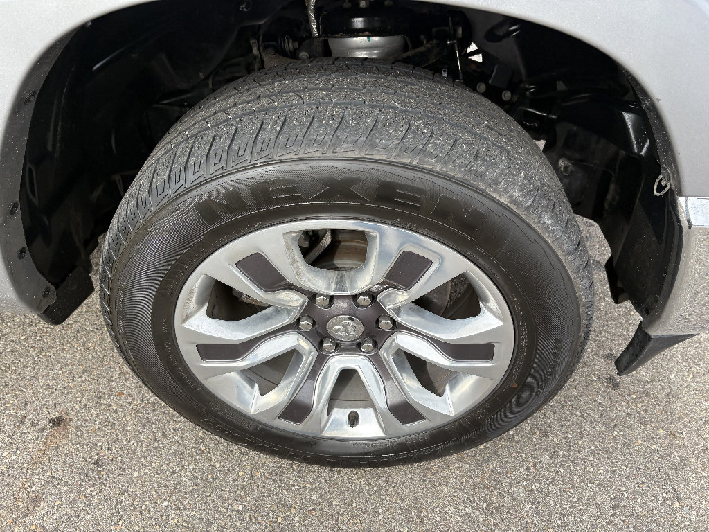 Used 2022 RAM 1500 Limited w/ Cold Weather Group image 12