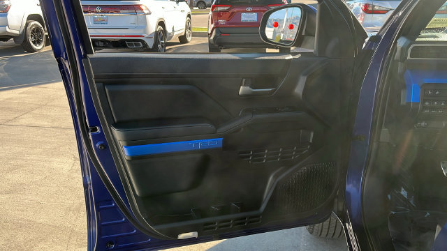 Used 2025 Toyota Tacoma TRD Sport w/ TRD Sport Upgrade Package AWD/4WD image 5