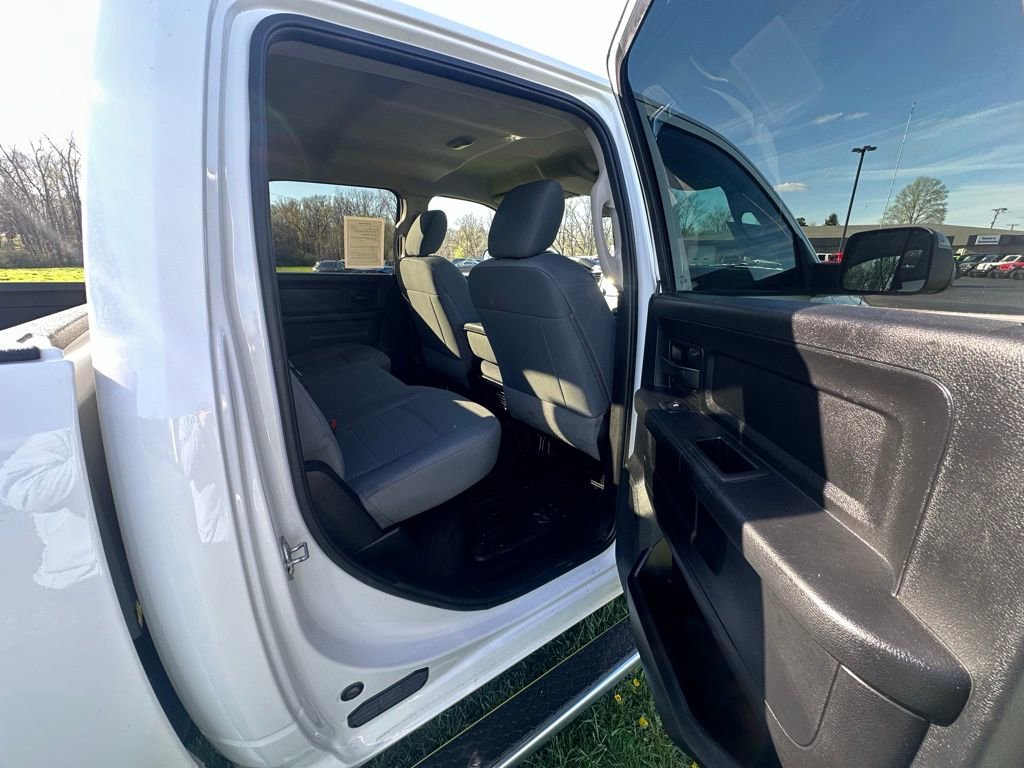 Used 2018 RAM 3500 Tradesman w/ Chrome Appearance Group AWD/4WD image 19