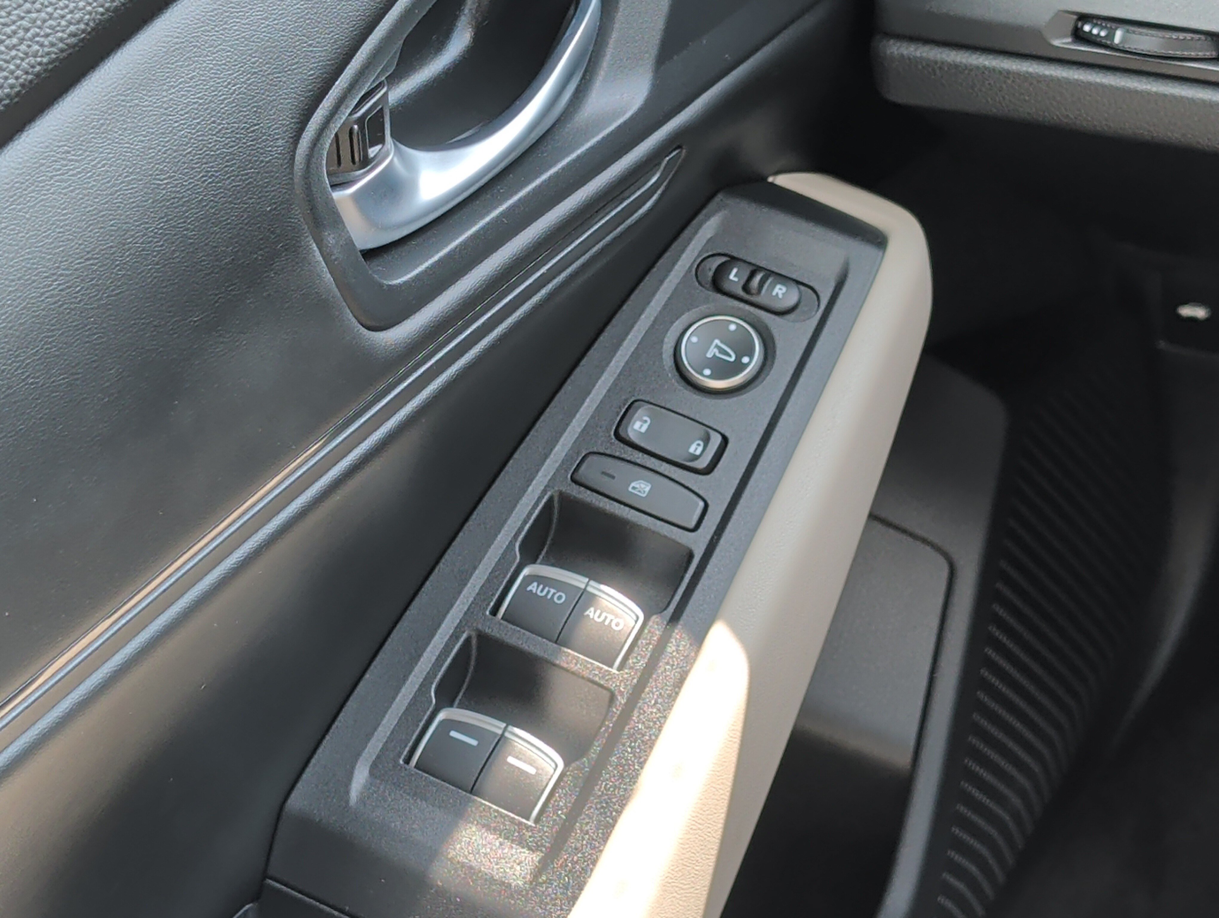 Certified 2024 Honda Accord EX image 22