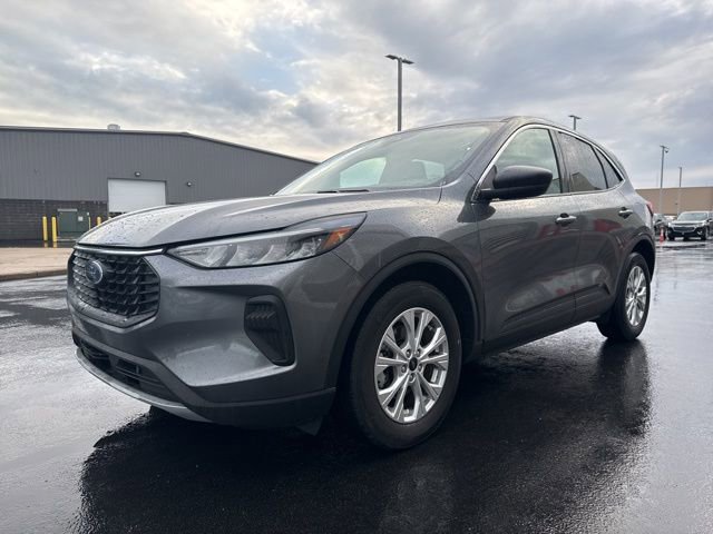 Used 2023 Ford Escape Active w/ Cold Weather Package image 3