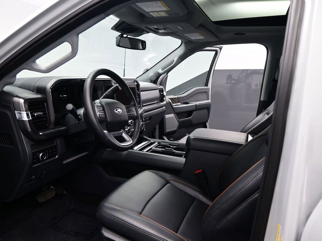 Used 2026 Ford F350 Lariat w/ Black Appearance Package image 8
