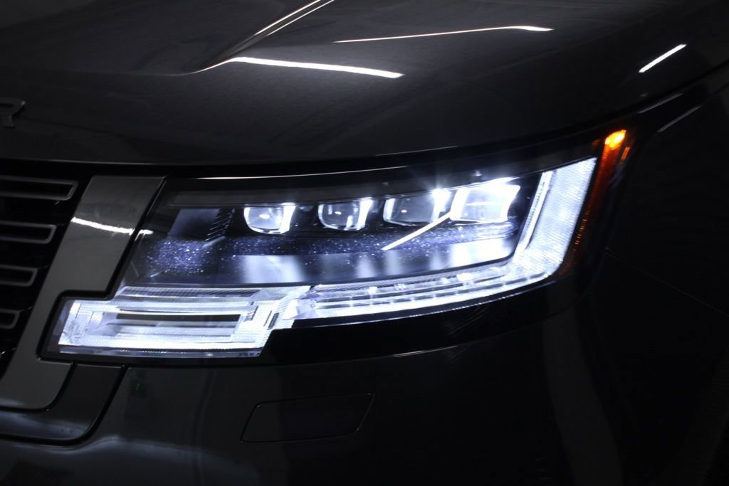 Used 2024 Land Rover Range Rover Autobiography image 13