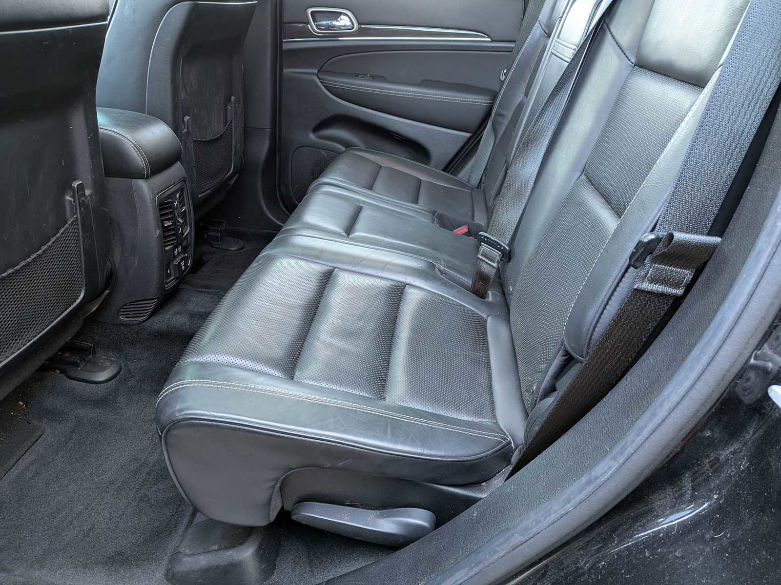 Used 2014 Jeep Grand Cherokee Overland w/ Advanced Technology Group image 19