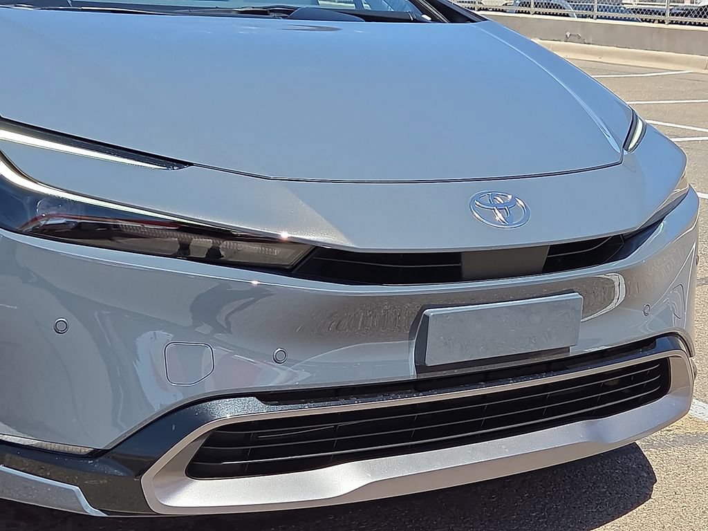 New 2027 Toyota Prius XLE FWD image 7