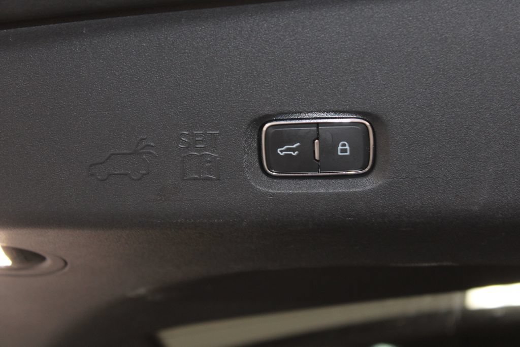 Used 2025 Ford Expedition Platinum w/ Platinum Ultimate Package AWD/4WD image 17