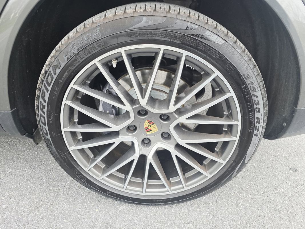 Used 2021 Porsche Cayenne E-Hybrid image 39