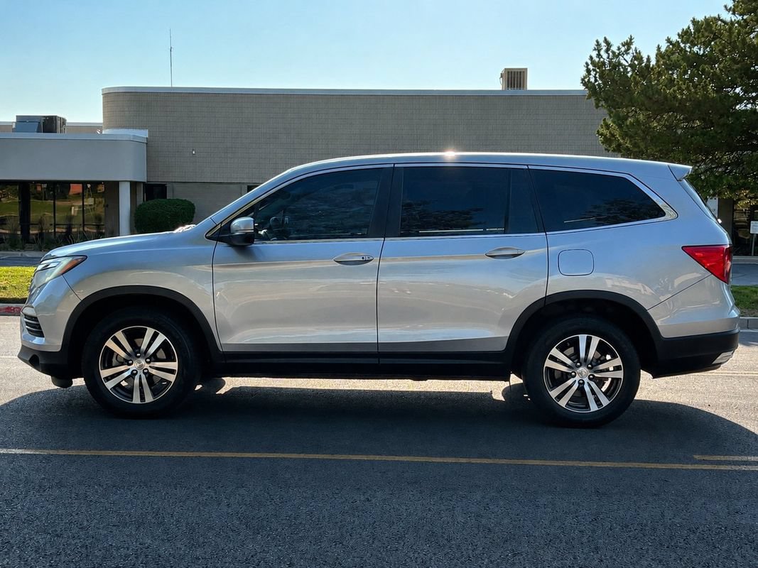Used 2016 Honda Pilot EX image 2