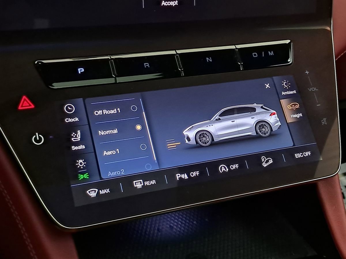 Used 2023 Maserati Grecale Modena image 41